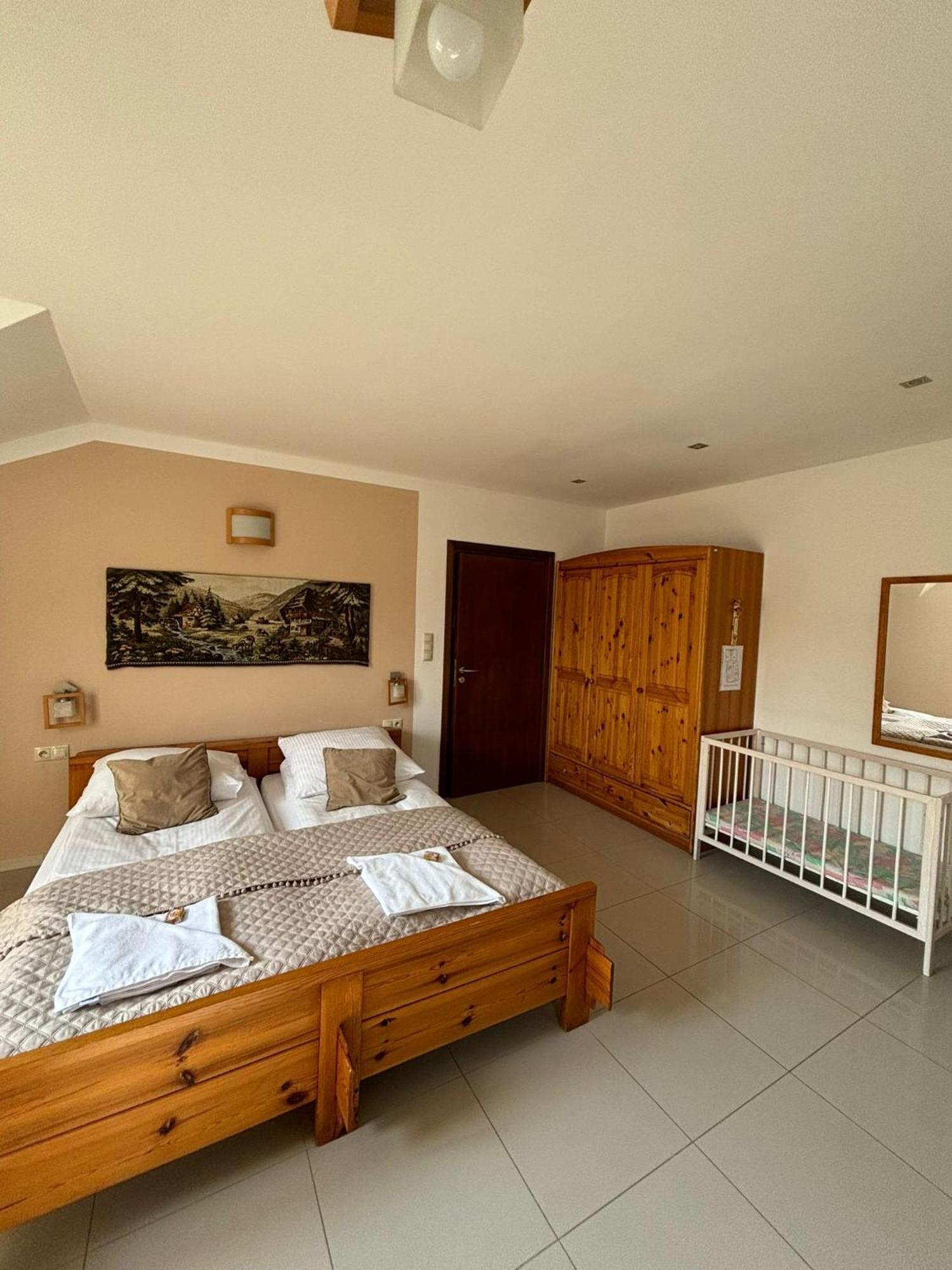Jasminowe Ogrody Bed & Breakfast ชเจอร์ค ภายนอก รูปภาพ