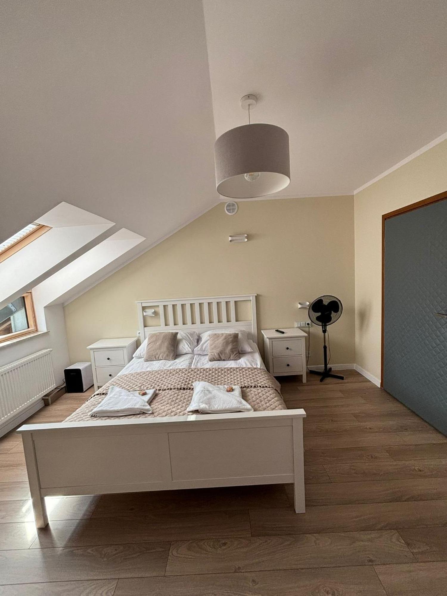 Jasminowe Ogrody Bed & Breakfast ชเจอร์ค ภายนอก รูปภาพ