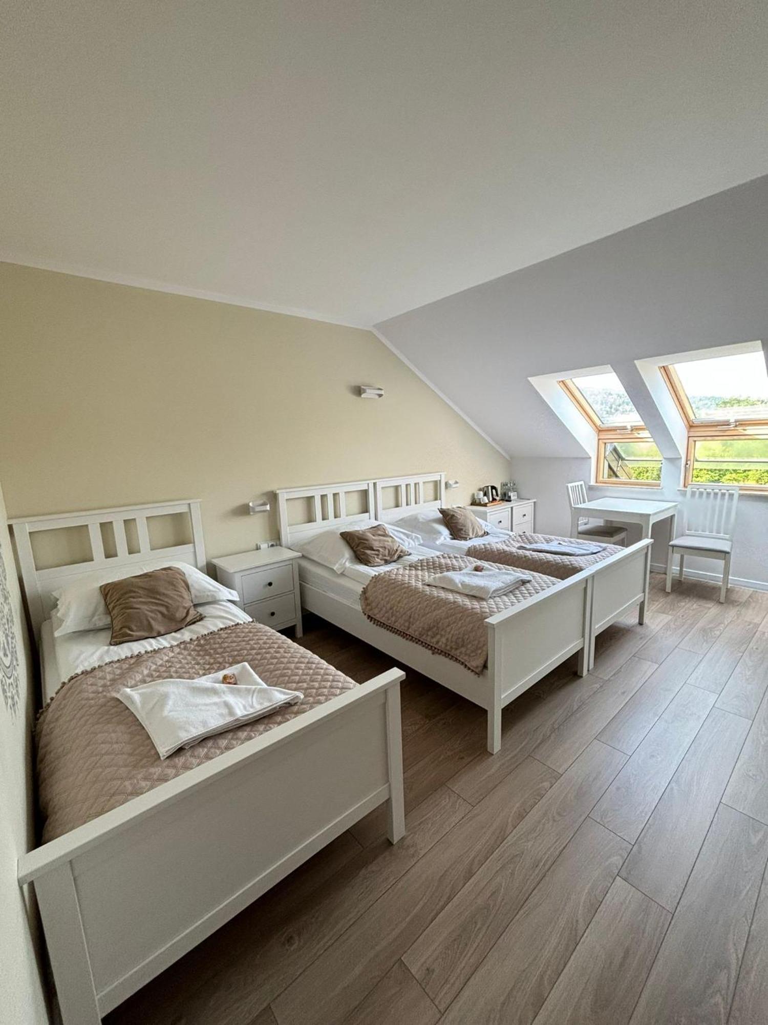 Jasminowe Ogrody Bed & Breakfast ชเจอร์ค ภายนอก รูปภาพ